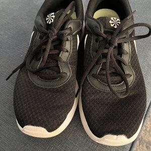 Nike Women's Black Athletic Shoes